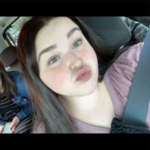 Meet your Posher, Abigail